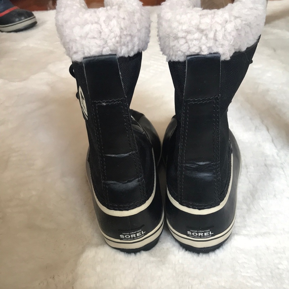 Sorel Snow Boots-size 6 SOLD